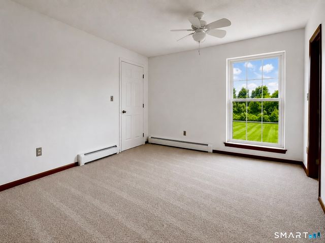14 Pinney Street 11, Ellington, CT 06029