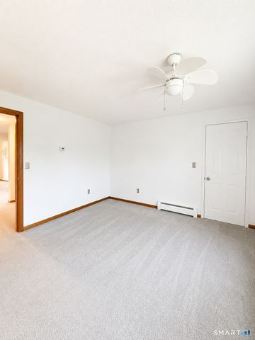14 Pinney Street 11, Ellington, CT 06029