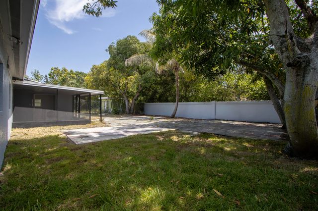 1830 NE 2ND Lane NE, Boynton Beach, FL 33435