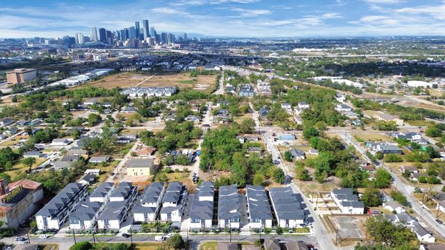 829 N Emile Street, Houston, TX 77020