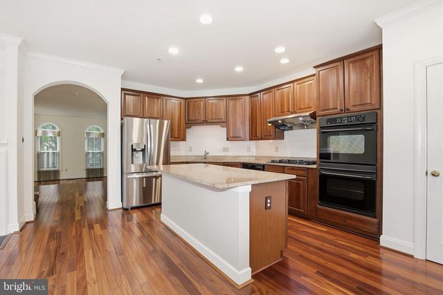 1120 CRESTFIELD DR, Rockville, MD 20850