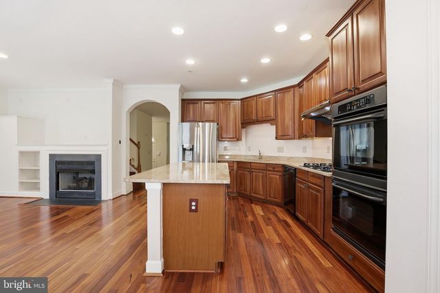 1120 CRESTFIELD DR, Rockville, MD 20850