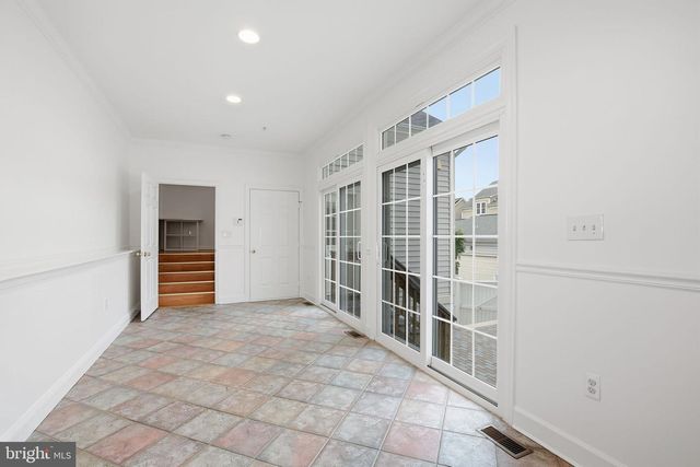 1120 CRESTFIELD DR, Rockville, MD 20850
