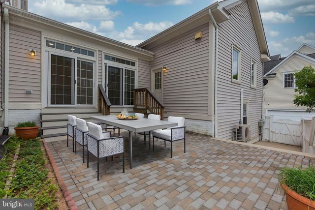 1120 CRESTFIELD DR, Rockville, MD 20850