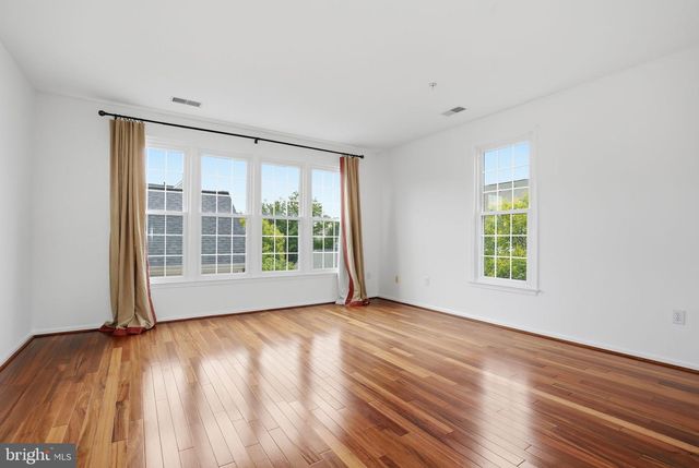 1120 CRESTFIELD DR, Rockville, MD 20850
