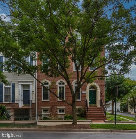1120 CRESTFIELD DR, Rockville, MD 20850