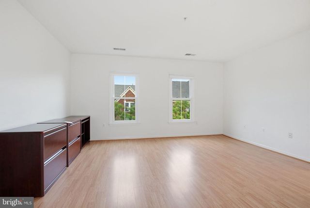 1120 CRESTFIELD DR, Rockville, MD 20850