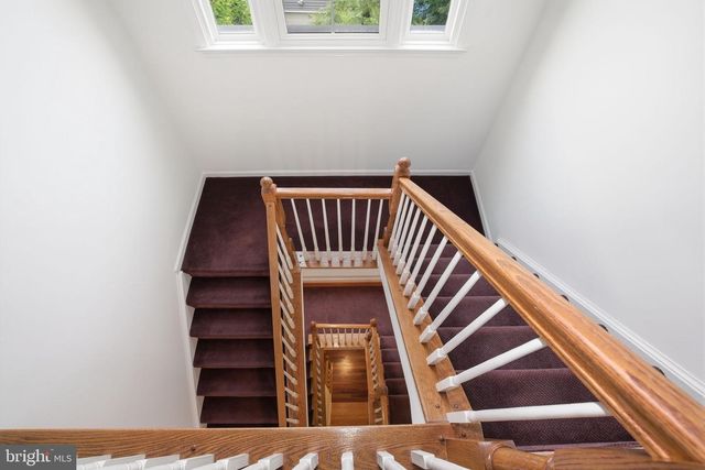 1120 CRESTFIELD DR, Rockville, MD 20850