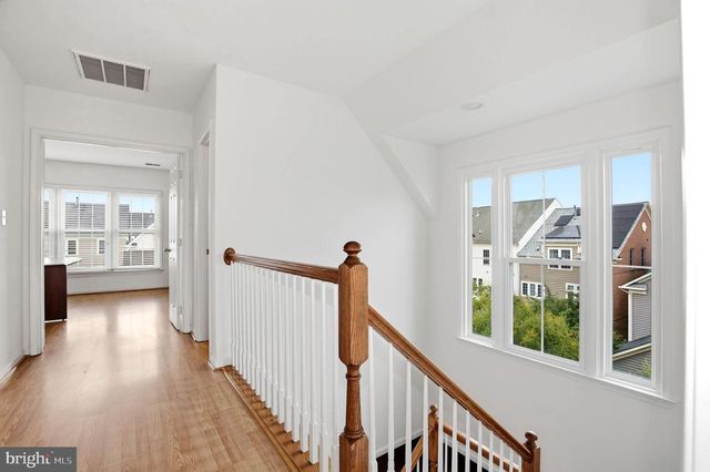 1120 CRESTFIELD DR, Rockville, MD 20850