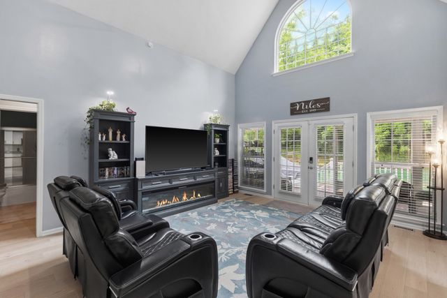 454 Campbell Hollow Rd, Bethpage, TN 37022