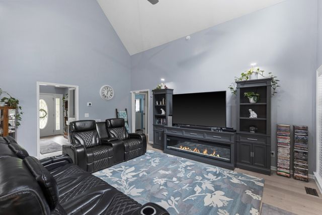 454 Campbell Hollow Rd, Bethpage, TN 37022