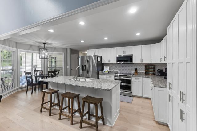 454 Campbell Hollow Rd, Bethpage, TN 37022