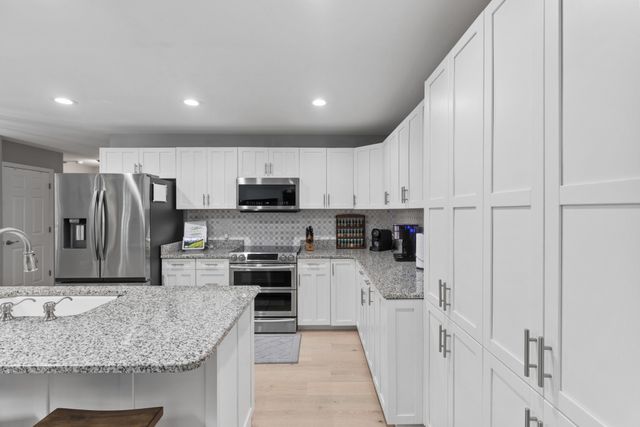 454 Campbell Hollow Rd, Bethpage, TN 37022