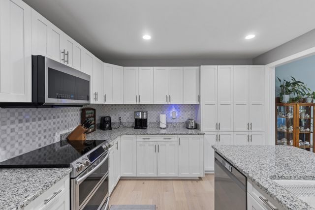 454 Campbell Hollow Rd, Bethpage, TN 37022
