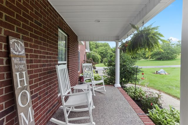 454 Campbell Hollow Rd, Bethpage, TN 37022