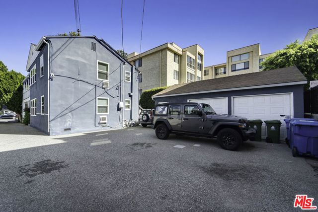 14526 Dickens Street, Sherman Oaks, CA 91403