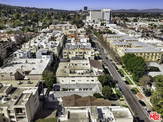 14526 Dickens Street, Sherman Oaks, CA 91403