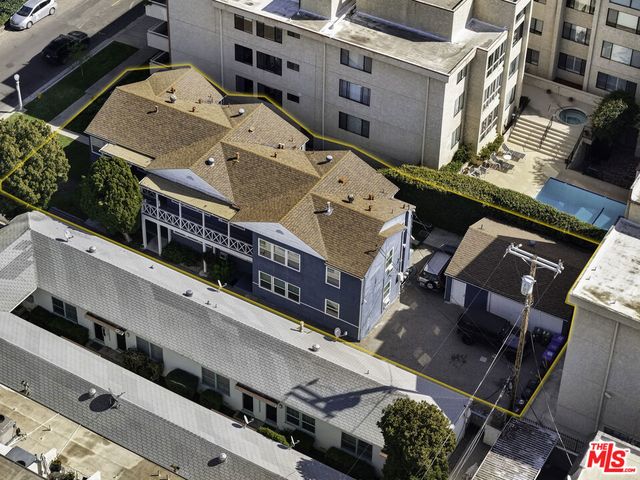 14526 Dickens Street, Sherman Oaks, CA 91403