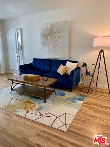 14526 Dickens Street, Sherman Oaks, CA 91403