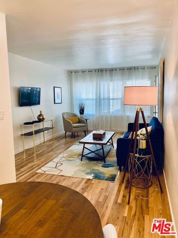 14526 Dickens Street, Sherman Oaks, CA 91403