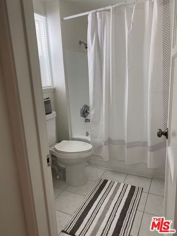 14526 Dickens Street, Sherman Oaks, CA 91403