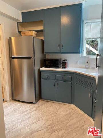 14526 Dickens Street, Sherman Oaks, CA 91403