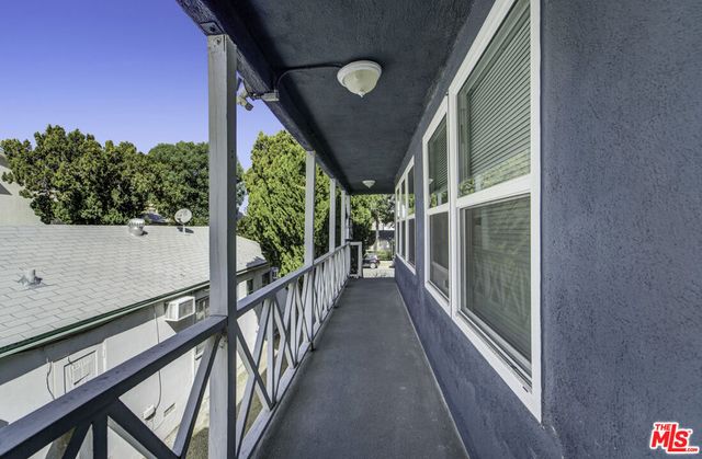 14526 Dickens Street, Sherman Oaks, CA 91403