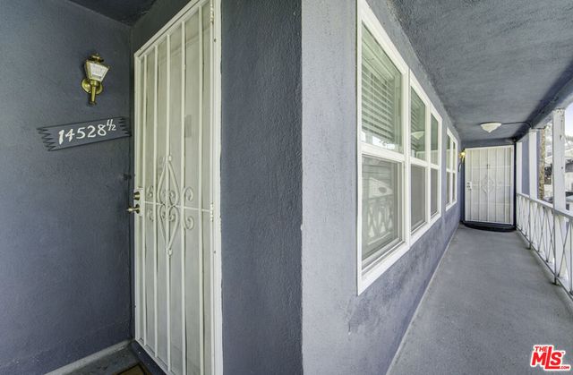 14526 Dickens Street, Sherman Oaks, CA 91403