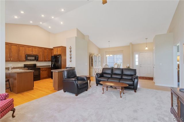 6297 Hessler Farm Path, Cicero, NY 13039