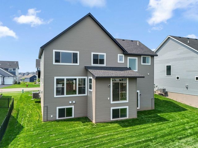 17924 Headwaters Drive, Lakeville, MN 55044