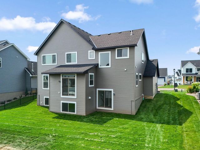 17924 Headwaters Drive, Lakeville, MN 55044