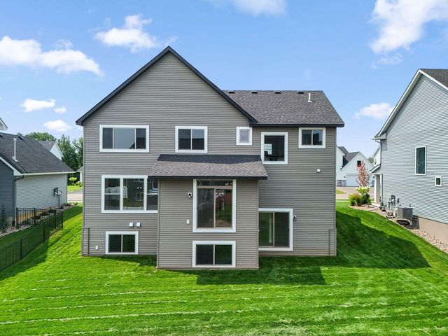 17924 Headwaters Drive, Lakeville, MN 55044