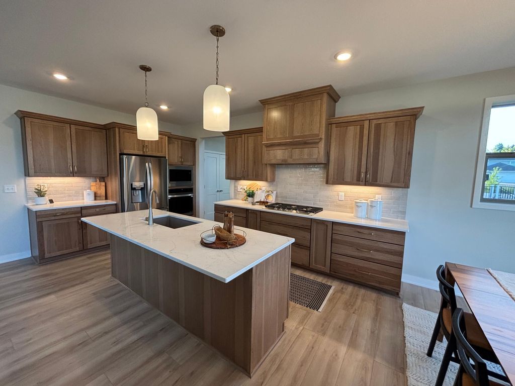 17924 Headwaters Drive, Lakeville, MN 55044 — photo 2