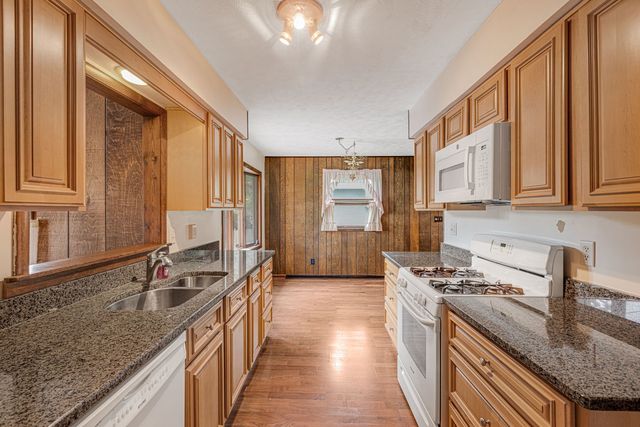 1393 Cottonwood Lane, Crystal Lake, IL 60014