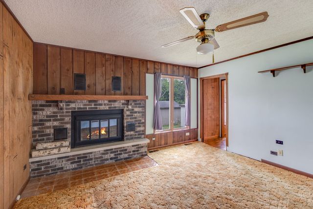 1393 Cottonwood Lane, Crystal Lake, IL 60014
