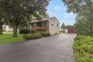 1393 Cottonwood Lane, Crystal Lake, IL 60014