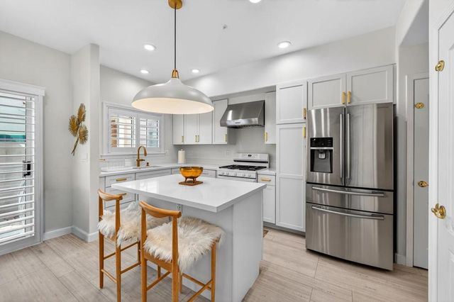 701 Woodside Way A, San Mateo, CA 94401