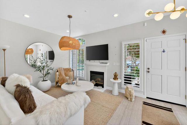 701 Woodside Way A, San Mateo, CA 94401
