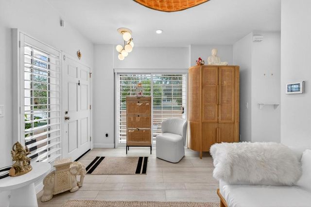 701 Woodside Way A, San Mateo, CA 94401