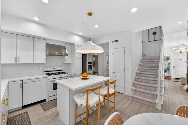 701 Woodside Way A, San Mateo, CA 94401