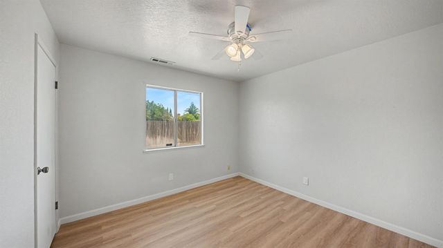 1200 Guiseppe Ln, Modesto, CA 95355