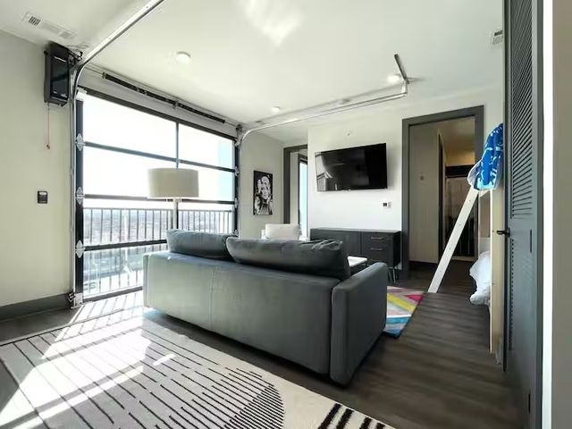 65 Lindsley Ave Apt 515, Nashville, TN 37210