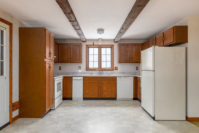 224 Podunk Road, Sturbridge, MA 01566