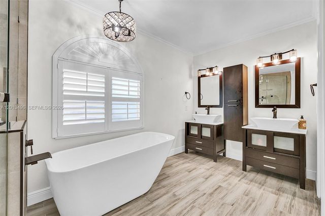 4133 NW 81st Ter, Coral Springs, FL 33065