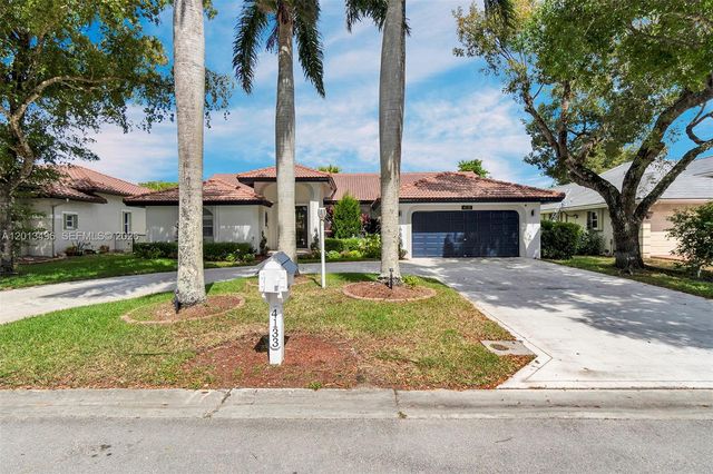 4133 NW 81st Ter, Coral Springs, FL 33065