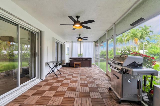 4133 NW 81st Ter, Coral Springs, FL 33065