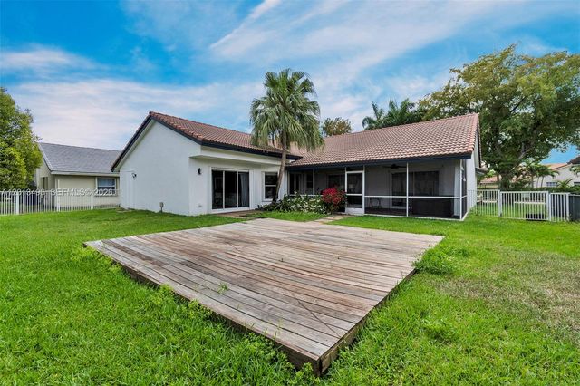 4133 NW 81st Ter, Coral Springs, FL 33065