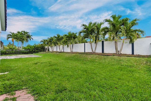 4133 NW 81st Ter, Coral Springs, FL 33065