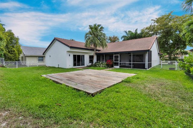 4133 NW 81st Ter, Coral Springs, FL 33065