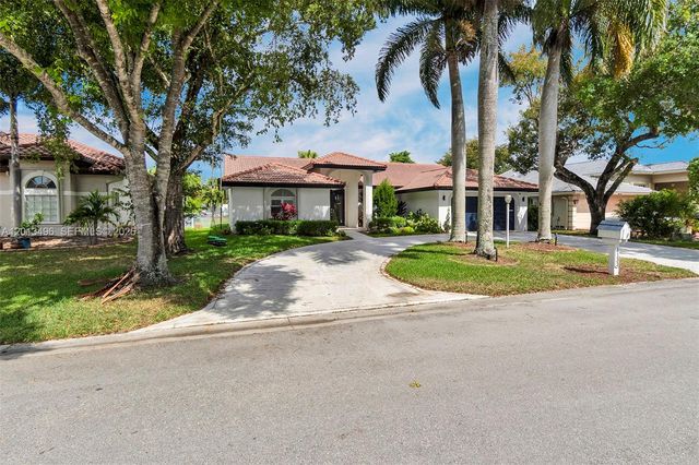 4133 NW 81st Ter, Coral Springs, FL 33065